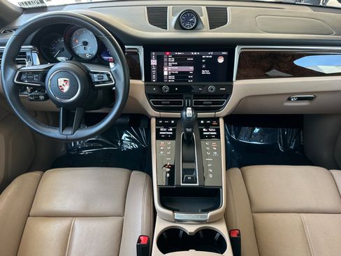 Certified 2023 Porsche Macan S AWD/4WD image 6