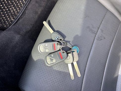 Used 2004 Honda S2000 image 18