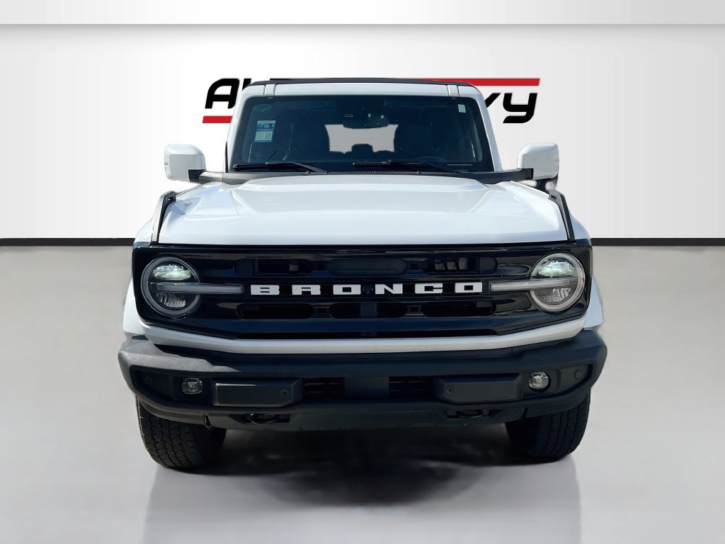 Used 2022 Ford Bronco Outer Banks AWD/4WD image 2