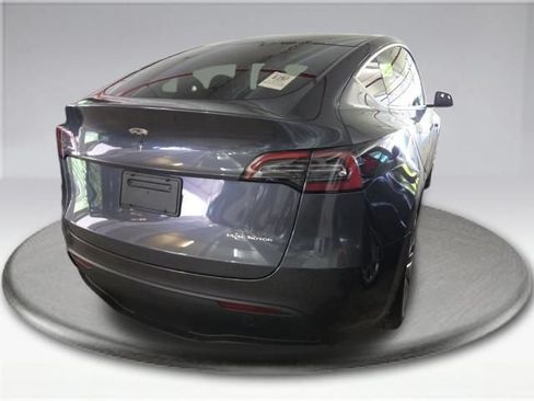 Used 2023 Tesla Model Y Long Range AWD/4WD image 6