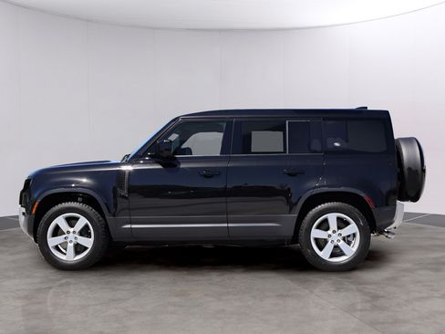 Certified 2024 Land Rover Defender 110 SE AWD/4WD image 4