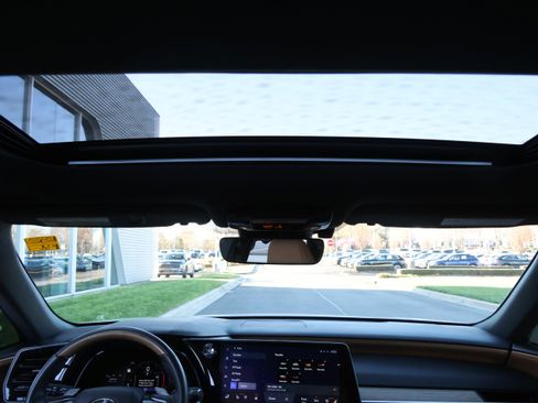 Used 2025 Lexus RX 350 Premium image 31