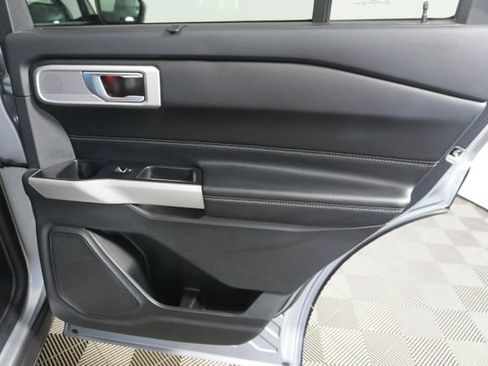 Certified 2022 Ford Explorer Limited AWD/4WD image 32