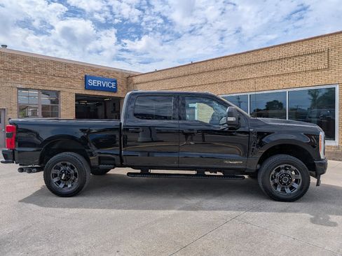 Used 2023 Ford F250 XLT w/ XLT Premium Package AWD/4WD image 5