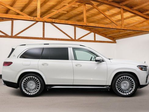 Used 2024 Mercedes-Benz Maybach GLS 600 GLS Maybach GLS 600 image 6