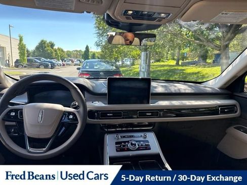 Used 2023 Lincoln Aviator AWD w/ Premium Package image 17