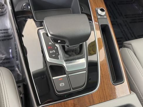 Used 2023 Audi Q5 e Premium Plus w/ Premium Plus Package image 28