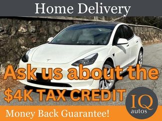 Used 2022 Tesla Model 3 Standard Range image 1