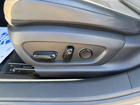 Used 2019 Lexus ES 350 Luxury w/ Premium Package image 31