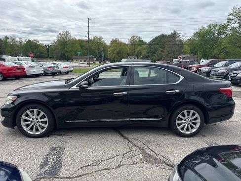 Used 2011 Lexus LS 460 AWD w/ Comfort Pkg image 4