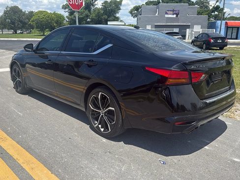Used 2023 Nissan Altima 2.5 SR FWD image 7