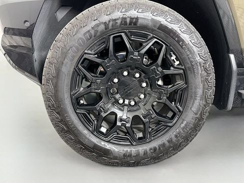 Used 2025 GMC Hummer EV 2X AWD/4WD image 31