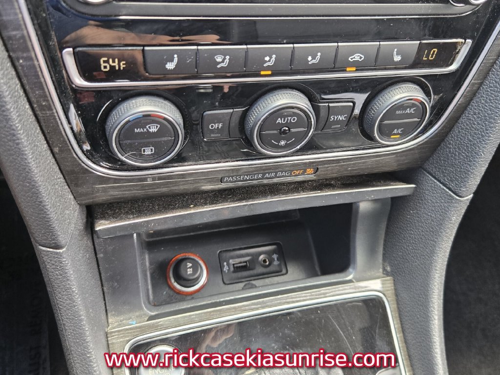 Used 2018 Volkswagen Passat 2.0T SE FWD image 25