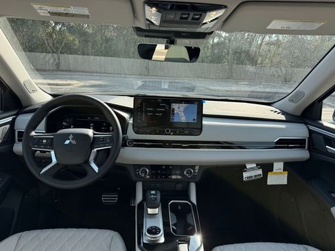 New 2026 Mitsubishi Outlander SEL FWD image 25