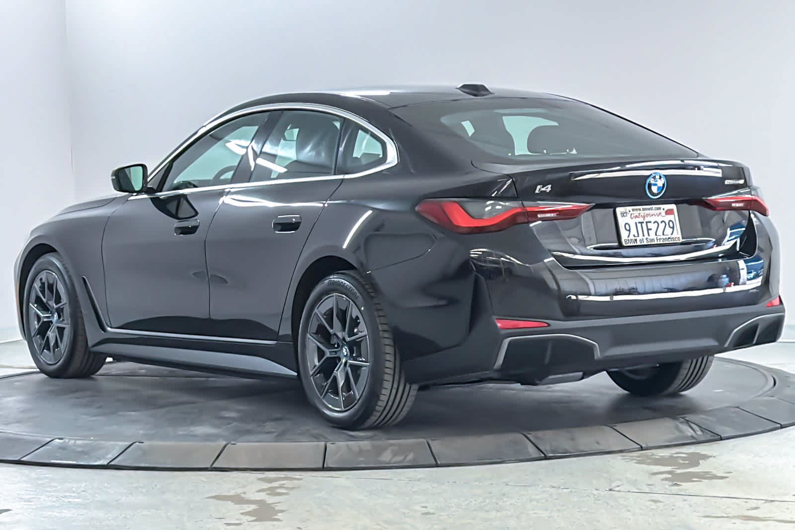 Used 2024 BMW i4 eDrive40 w/ Premium Package RWD image 6