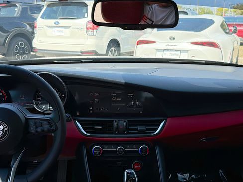 Used 2021 Alfa Romeo Giulia Sprint w/ Sun & Sound Package image 18