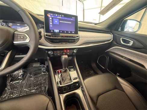 Used 2023 Jeep Compass Latitude w/ Convenience Group image 15