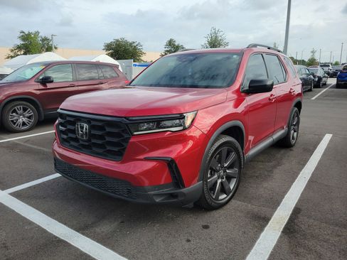 Used 2023 Honda Pilot Sport image 4