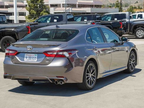 Used 2024 Toyota Camry SE w/ Cold Weather Package FWD image 7