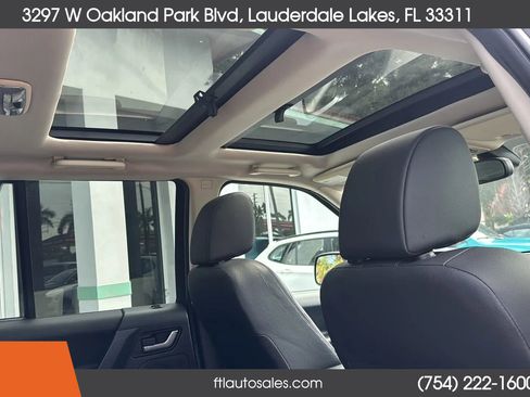 Used 2011 Land Rover LR2 HSE image 42