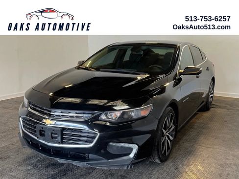 Used 2017 Chevrolet Malibu LT FWD image 1