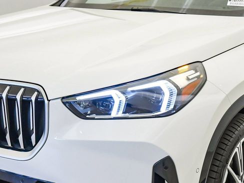Used 2025 BMW X1 xDrive28i w/ Technology Package image 9