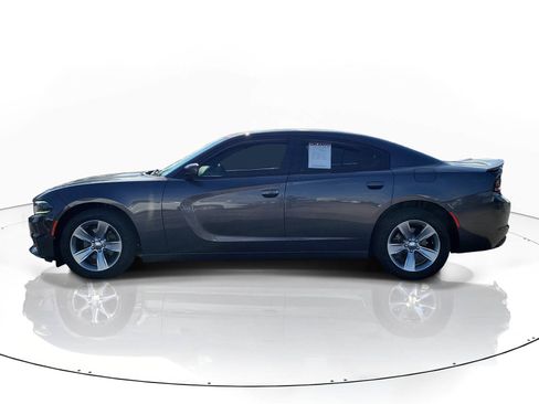 Used 2016 Dodge Charger SXT RWD image 4