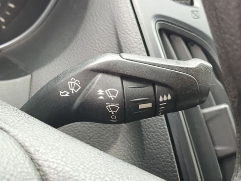 Used 2015 Ford Focus SE w/ Reverse Sensing Package image 27