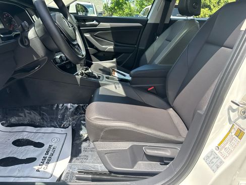 Used 2020 Volkswagen Jetta SE w/ SE Cold Weather Package FWD image 11