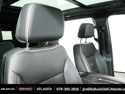 Used 2023 GMC Yukon SLT w/ SLT Premium Package image 23