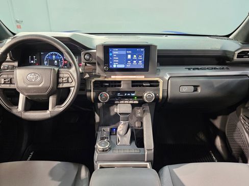 Certified 2025 Toyota Tacoma SR5 AWD/4WD image 10