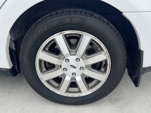 Used 2008 Ford Taurus SEL FWD image 21