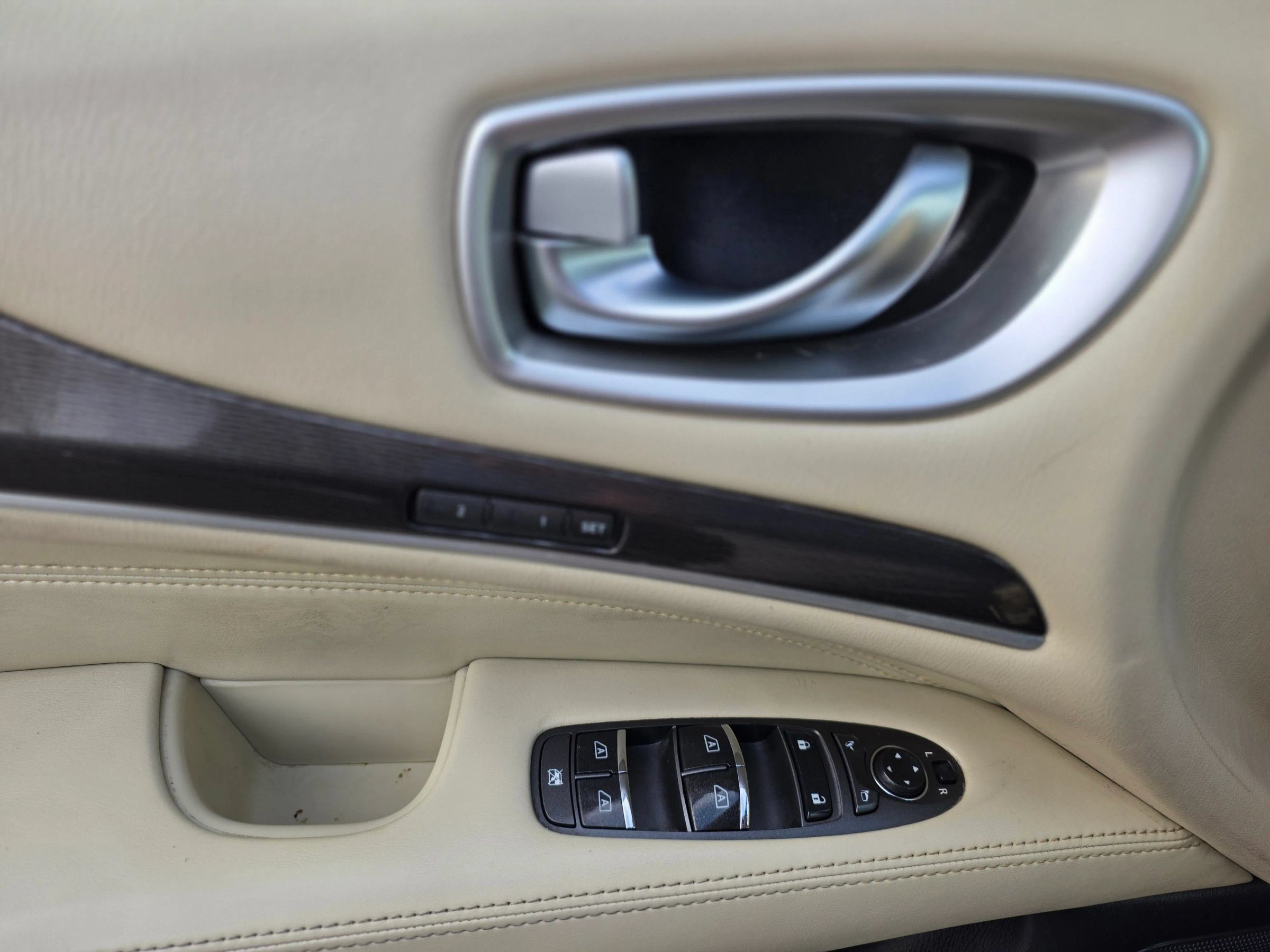 Used 2016 INFINITI QX60 FWD w/ Premium Plus Package image 27