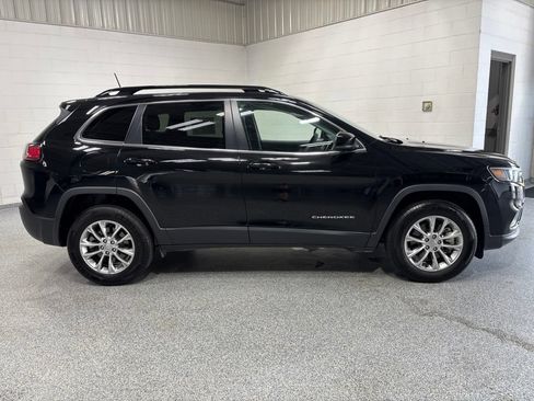 Used 2022 Jeep Cherokee Latitude Lux w/ Sun & Sound Group AWD/4WD image 8