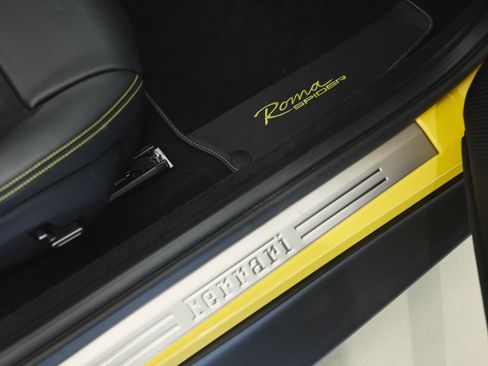 Used 2025 Ferrari Roma Spider RWD image 19