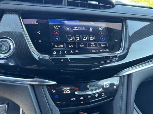 Used 2024 Cadillac XT6 Sport image 19