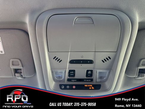 Used 2024 GMC Terrain AT4 w/ GMC Pro Grade Package AWD/4WD image 31