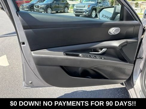 Used 2024 Hyundai Elantra SEL FWD image 12