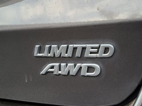 Used 2017 Toyota Sienna Limited image 21