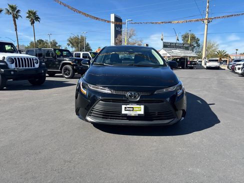 Used 2025 Toyota Corolla LE image 6