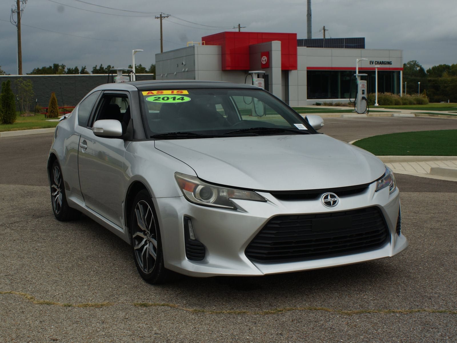 Used 2014 Scion tC FWD image 2