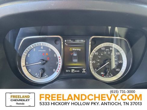 Used 2017 Nissan Titan SV image 35