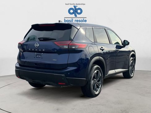 Used 2025 Nissan Rogue SV image 6