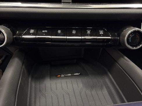 New 2026 Chevrolet Equinox EV LT w/ Convenience Package II AWD/4WD image 21