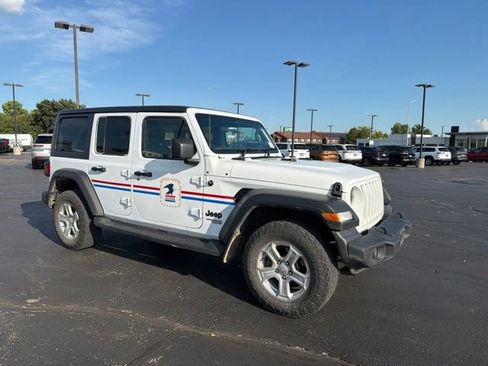 Used 2021 Jeep Wrangler Unlimited Sport w/ Cold Weather Group AWD/4WD image 2