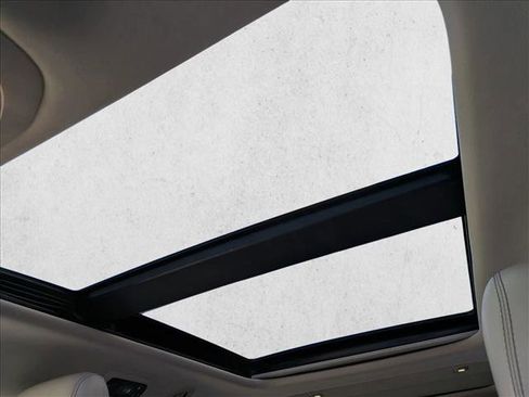 Used 2019 Chrysler Pacifica Limited image 14