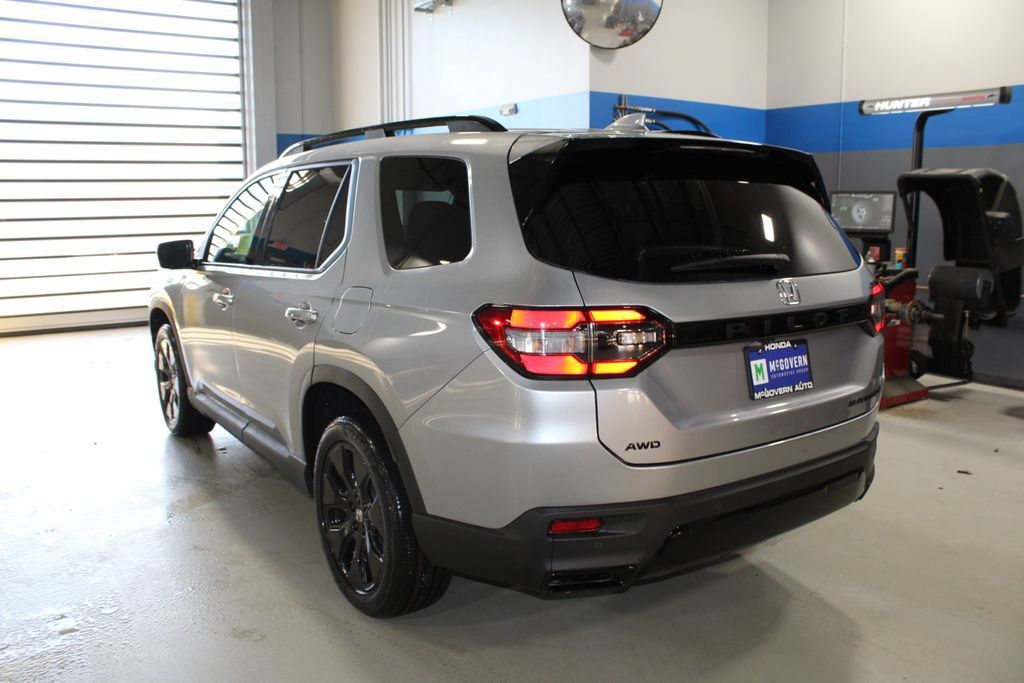 New 2026 Honda Pilot Black Edition image 9
