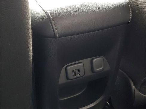 Used 2015 GMC Canyon SLE w/ SLE Convenience Package image 33