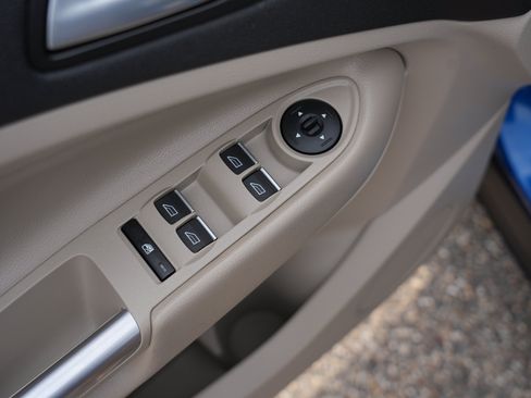 Used 2019 Ford Escape Titanium AWD/4WD image 18