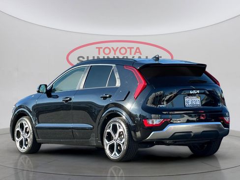 Used 2023 Kia Niro EX Touring image 7